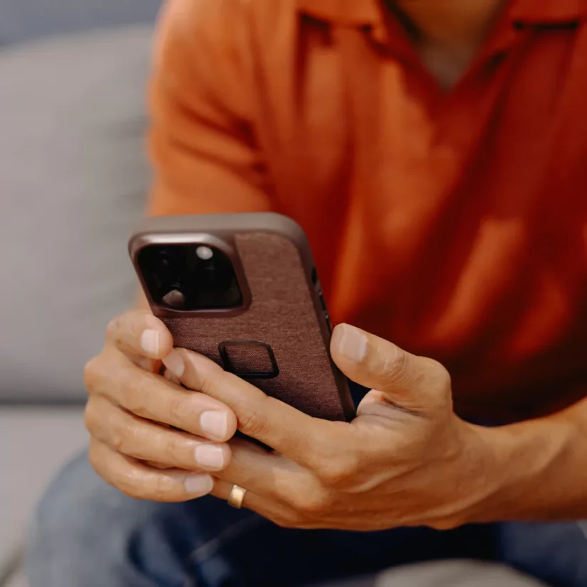 Peak Design Mobile Everyday Case - iPhone 15 - Redwood