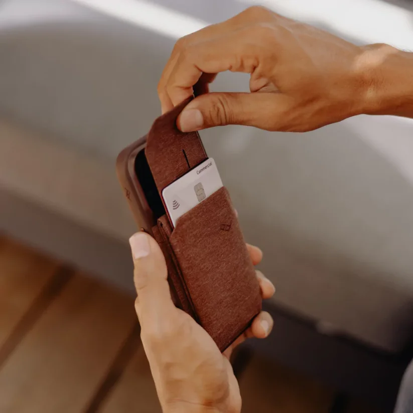 Peak Design Mobile Wallet Stand - Redwood