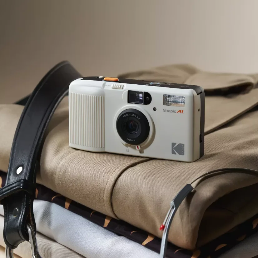Kodak Snapic A1 Ivory White (slonovinová bílá) - analogový fotoaparát
