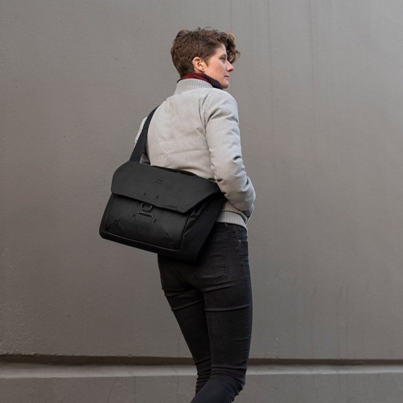 Peak Design Everyday Messenger 13L v2 - Black - černá