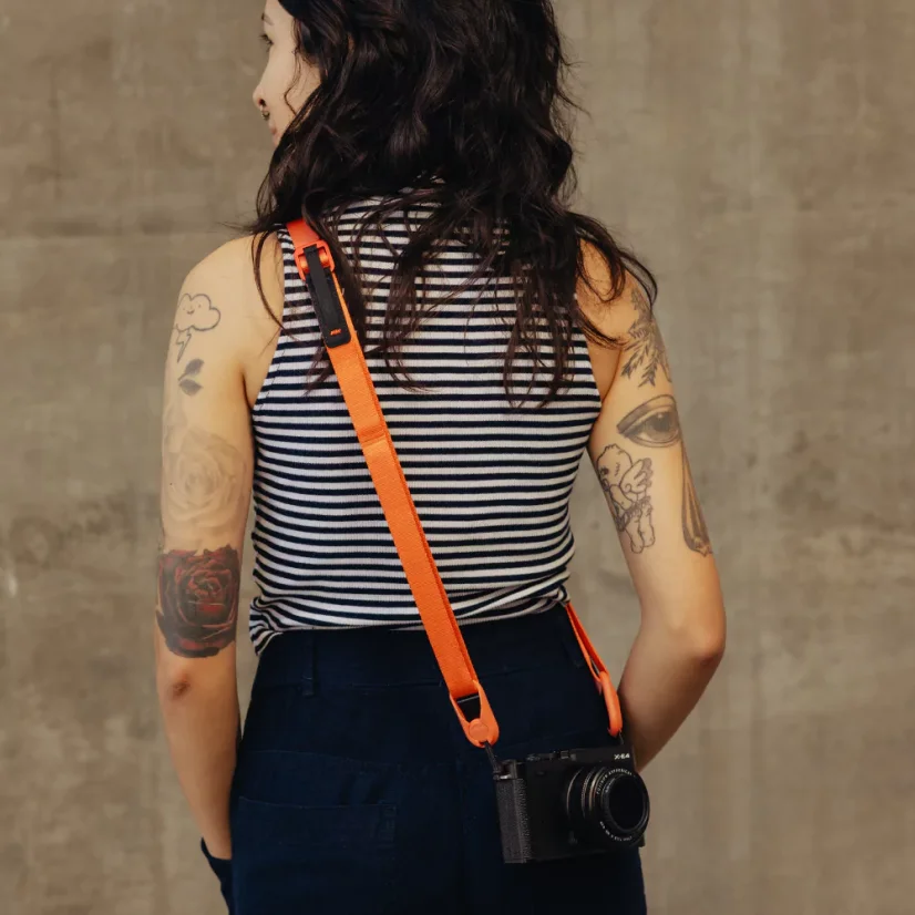 Peak Design Leash Ibis - popruh na fotoaparát (korálově červený)