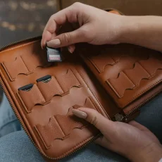Loulex SD Wallet Brown - Pěněženka SD karet hnědá