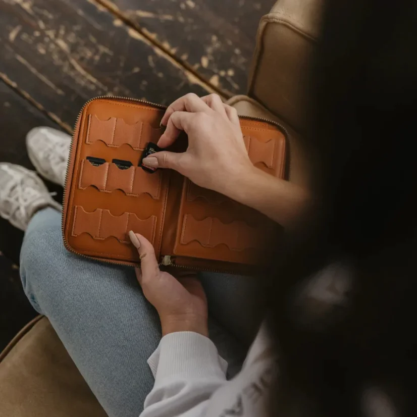 Loulex SD Wallet Brown - Pěněženka SD karet hnědá