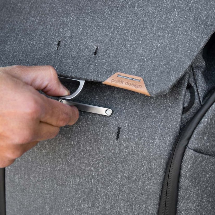 Peak Design Everyday Backpack 20L v2 - Charcoal - tmavě šedá