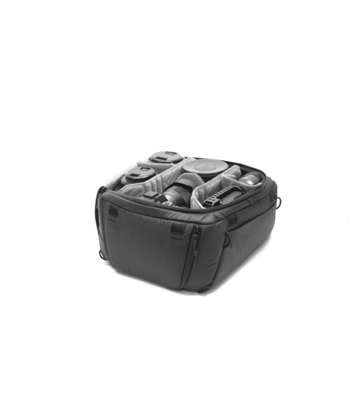 Peak Design Camera Cube M - střední