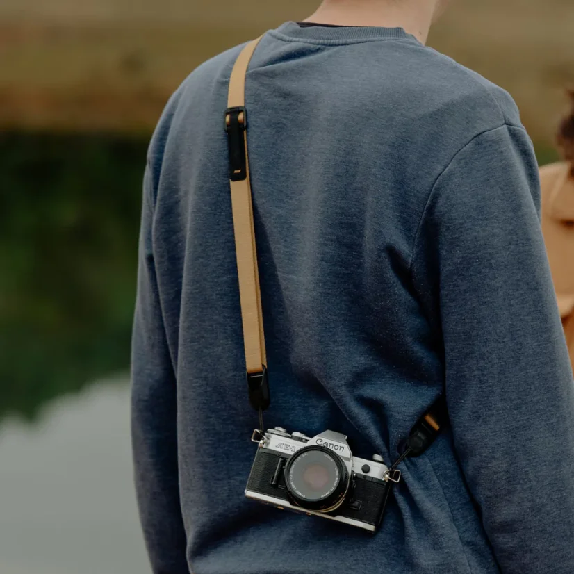 Peak Design Leash Coyote – popruh na fotoaparát (světle hnědý)