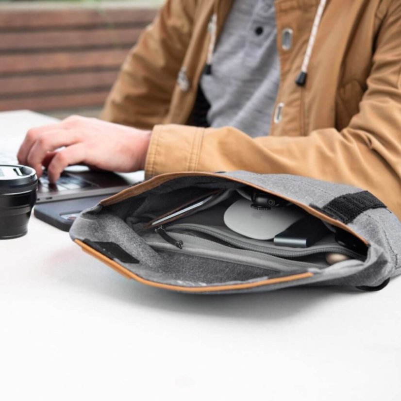Peak Design Field Pouch v2 - Charcoal - tmavě šedá
