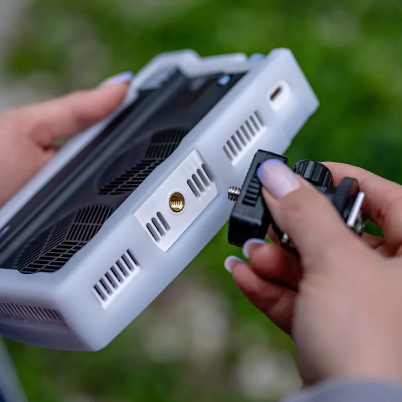 Newell Arya RGB LED Light 40 W - kompaktní RGB světlo s efekty