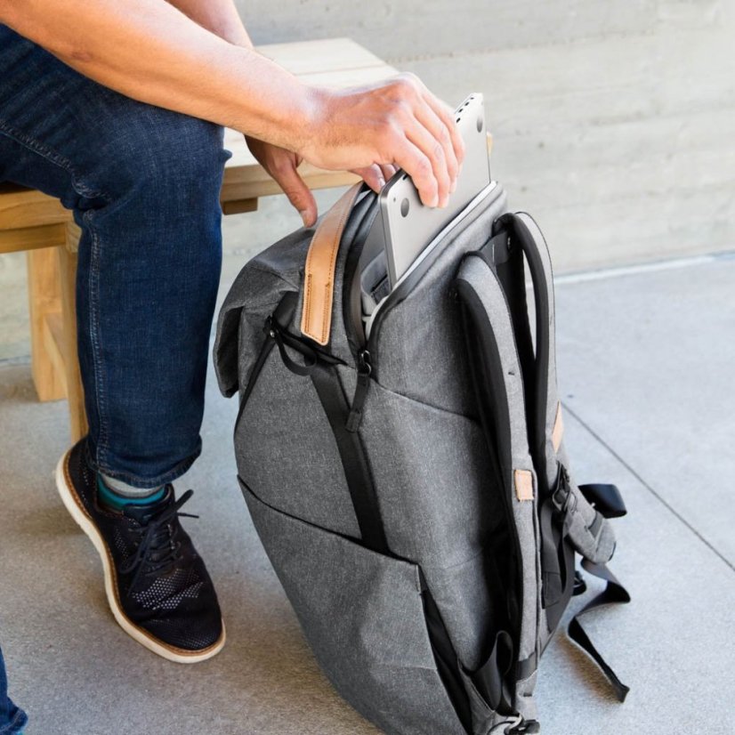 Peak Design Everyday Backpack 30L v2 - Charcoal - tmavě šedá