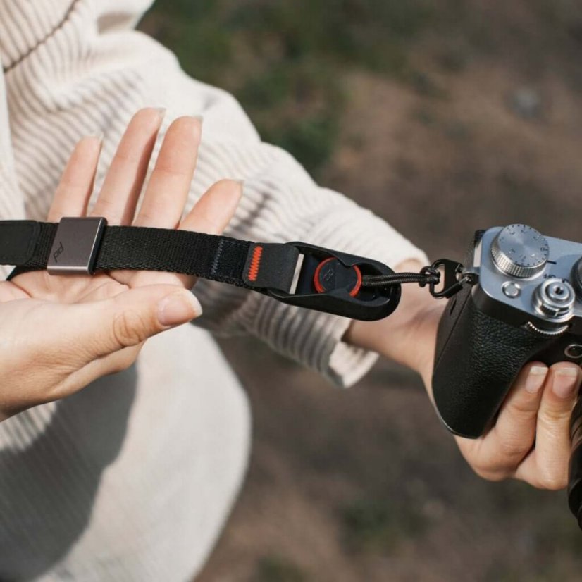 Peak Design Cuff Black - řemínek na zápěstí černý