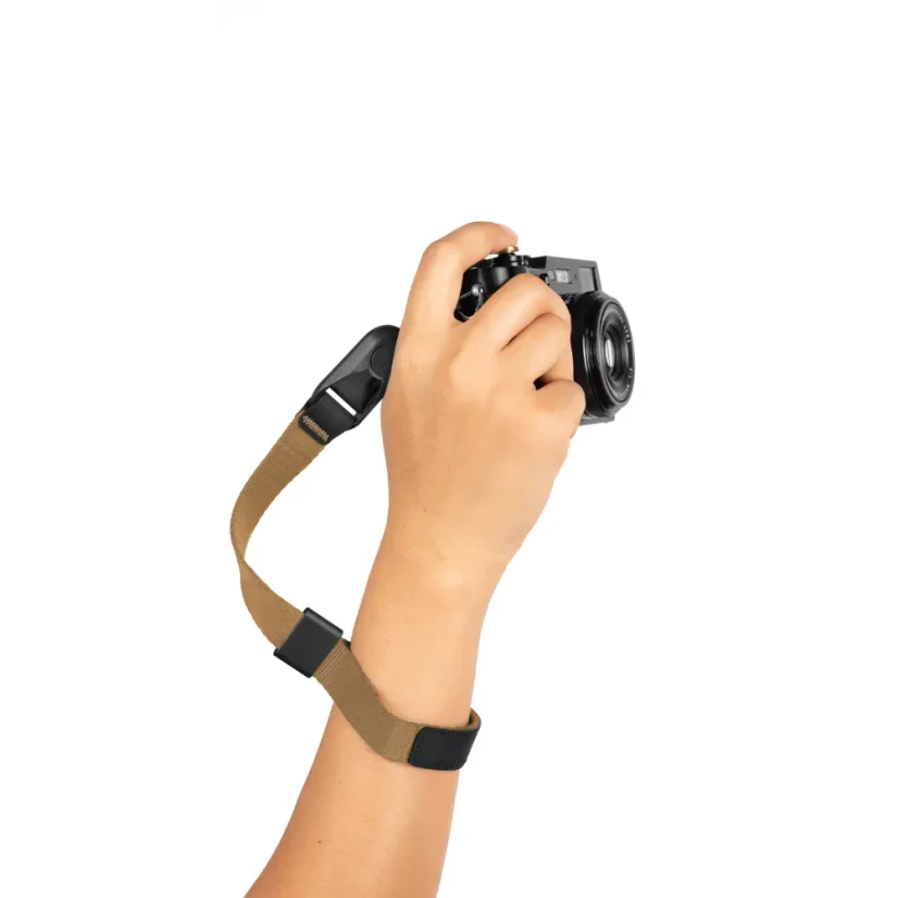 Peak Design Cuff Coyote - řemínek na zápěstí světle hnědý