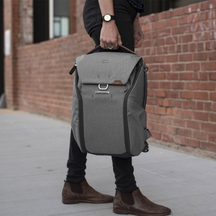 Peak Design Everyday Backpack 20L v2 - Ash - světle šedá