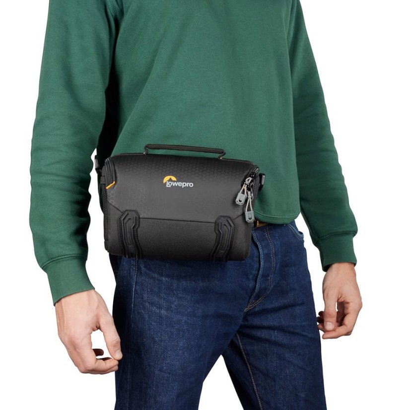 Lowepro Adventura SH 140 III (Black)