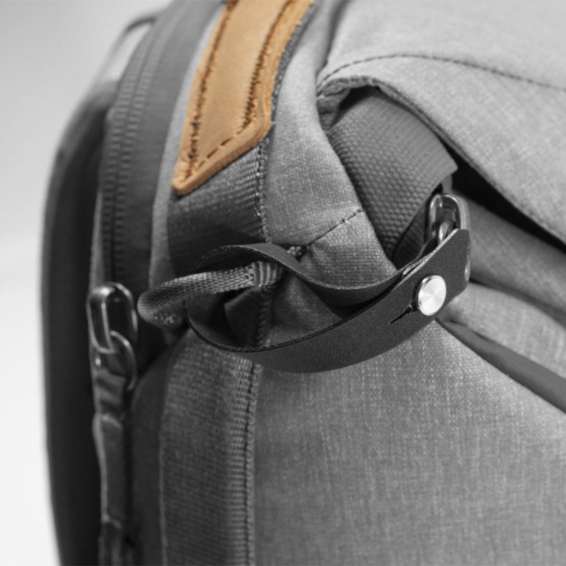 Peak Design Everyday Backpack 20L v2 - Ash - světle šedá