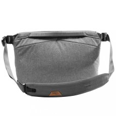 Peak Design Everyday Sling 3L v2 - Ash - světle šedá