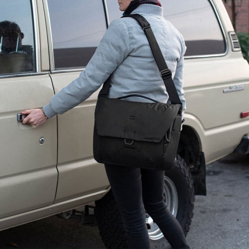 Peak Design Everyday Messenger 13L v2 - Black - černá