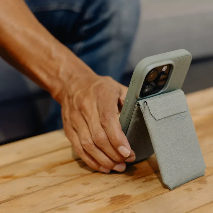 Peak Design Mobile Wallet Stand - Sage