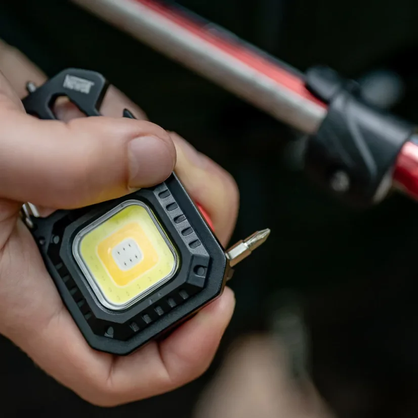 Newell Lunar Multitool - Multifunkční led světlo se stativem