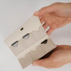 Loulex Mini SD Wallet Beige - Mini peněženka SD karet béžová