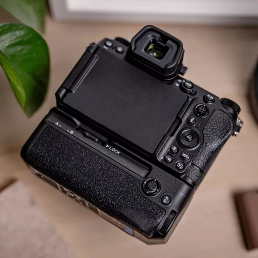 Newell MB-N14 bateriový grip pro Nikon Z6 III