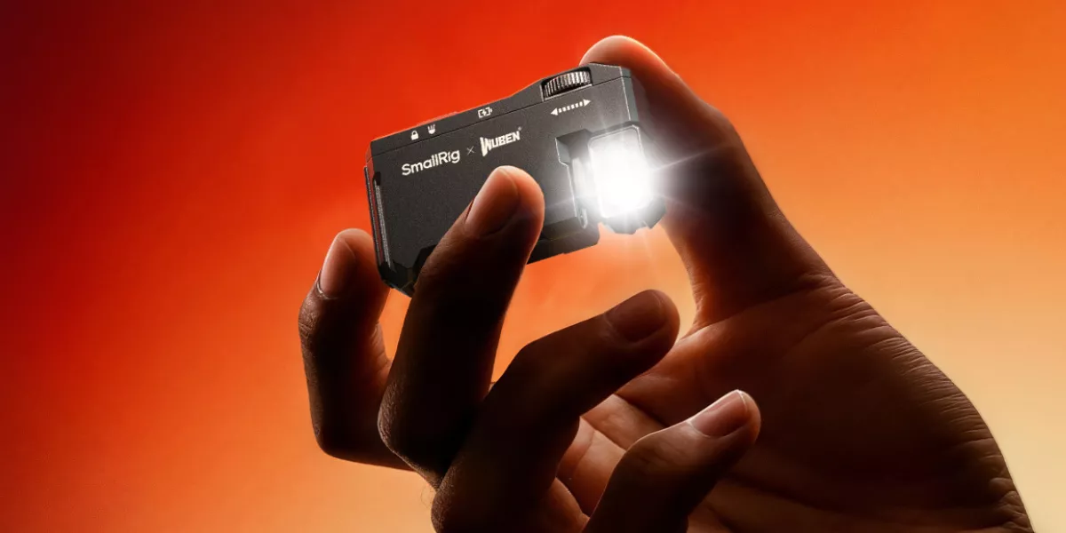 SmallRig 5710 Thumb EDC - magnetické RGB LED světlo držené v ruce, kompaktní kapesní světlo se silným bílým výstupem světla